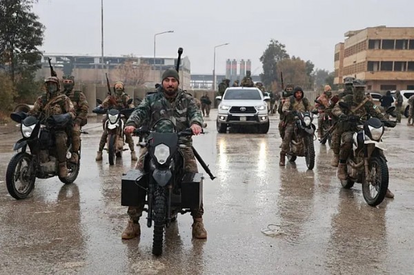 Suriye ordusu Deyr Hafir'de! Terör örgütü YPG/SDG geri çekiliyor